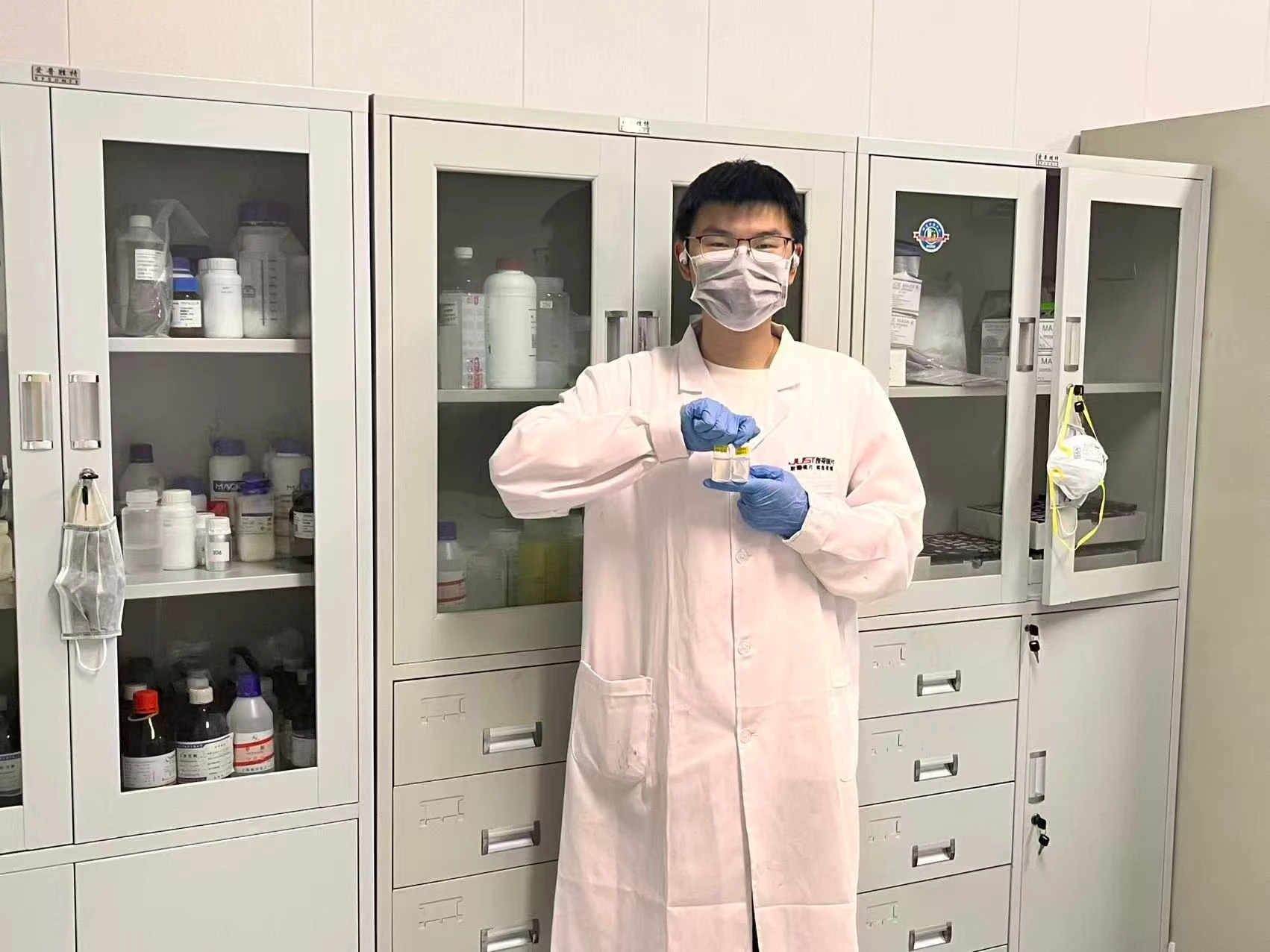Lightarc Advances Lens Material Research with New Hard-Coating Technology